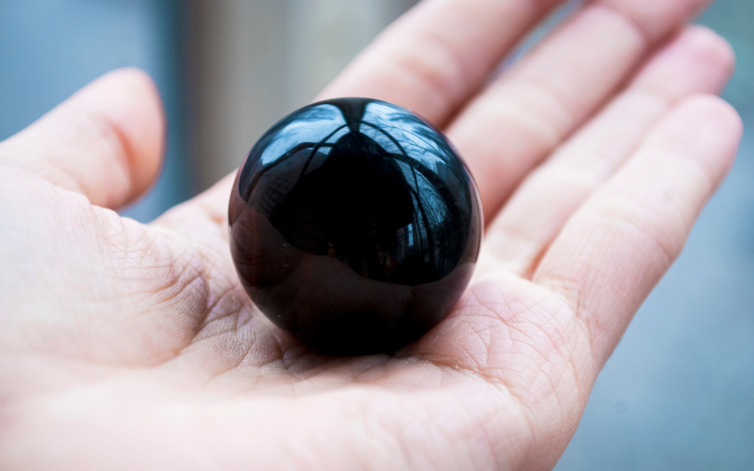 Der Obsidian: Dein Schutzstein für Körper & Seele