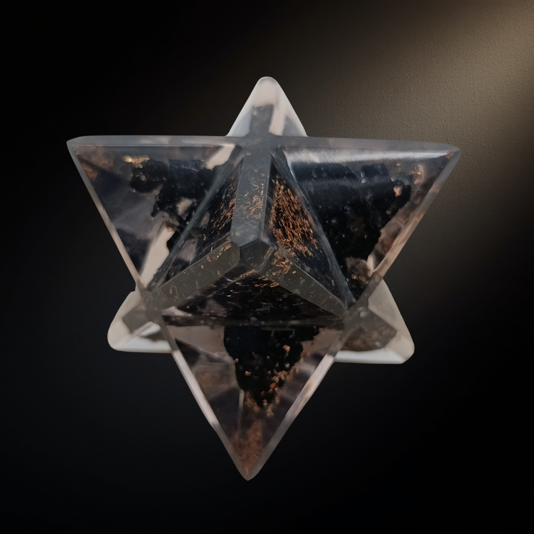schwarze Merkaba mit Goldfäden